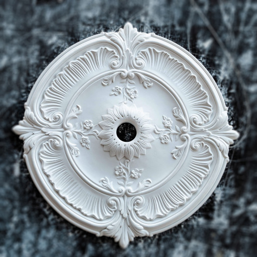 Розетка гіпсова в класичному стилі з ніжним візерунком р-173 Ø545
