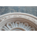 Розетка гіпсова в класичному стилі з квіткою р-35 Ø640