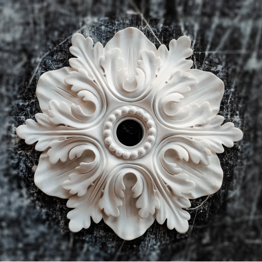 Розетка гіпсова у класичному стилі у вигляді квітки р-78 Ø430