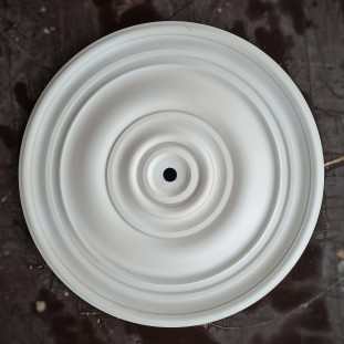 Розетка гіпсова гладка у класичному стилі без візерунка р-6 Ø500