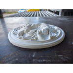 Розетка стельова з гіпсу в класичному стілі із завитим листям р-10 Ø280