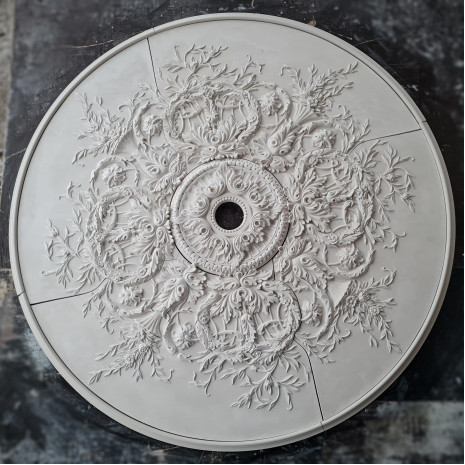 Розетка гіпсова у стилі рококо з витонченим малюнком флористики р-1000 Ø1746