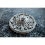 Розетка гіпсова у стилі бароко з виразним малюнком р-1003 Ø505