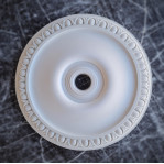 Розетка гіпсова в класичному стилі з іонікою по канту р-111 Ø410