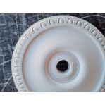 Розетка гіпсова в класичному стилі з іонікою по канту р-111 Ø410