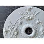 Розетка гіпсова з витонченим малюнком флористики р-113 Ø638