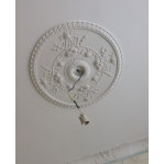 Розетка гіпсова з витонченим малюнком флористики р-113 Ø638