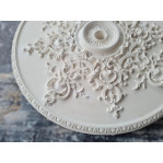 Розетка гіпсова в класичному стилі з різьбленим малюнком р-114 Ø875