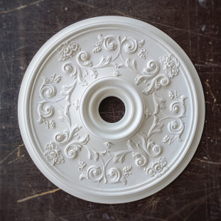 Розетка гіпсова з витонченим малюнком флористики р-128 Ø500