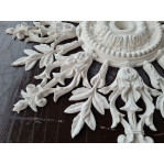 Розетка гіпсова з витонченим малюнком у класичному стилі р-129 Ø840