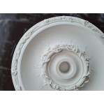 Розетка гіпсова з тоненькими гілочками в класичному стилі р-130 Ø600