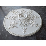 Розетка гіпсова в класичному стилі з різьбленим візерунком р-133 Ø700