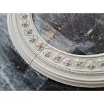 Розетка гіпсова у вигляді обідка з квітами та бусинками р-138 Ø1500