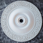 Розетка гіпсова з насиченим орнаментом по канту р-144 Ø780