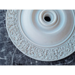 Розетка гіпсова з насиченим орнаментом по канту р-144 Ø780