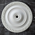 Розетка гіпсова в класичному стилі з візерунком по канту р-147 Ø645