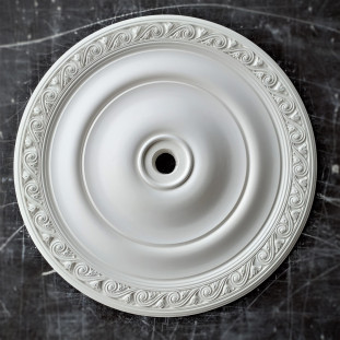 Розетка гіпсова в класичному стилі з візерунком по канту р-147 Ø645