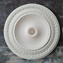 Розетка гіпсова в класичному стилі з пальчиками р-149 Ø600