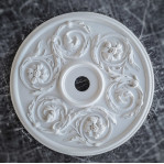 Розетка гіпсова з ніжними квітами р-166 Ø613