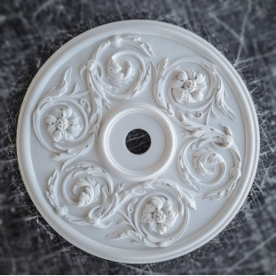 Розетка гіпсова з ніжними квітами р-166 Ø613