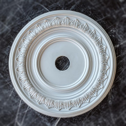 Розетка гіпсова в класичному стилі з листям р-168 Ø410