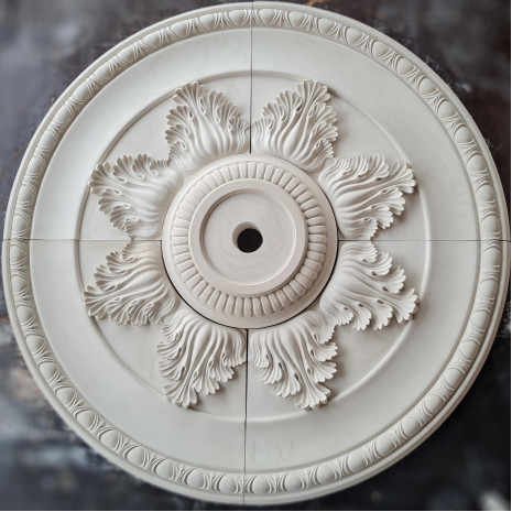 Розетка гіпсова з у класичному стилі листям та іонікою по канту р-169 Ø1460
