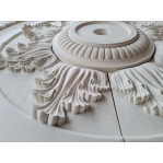 Розетка гіпсова з у класичному стилі листям та іонікою по канту р-169 Ø1460