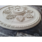 Розетка гіпсова з у класичному стилі листям та іонікою по канту р-169 Ø1460