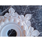 Розетка гіпсова з кульками та фігурним краєм р-172 Ø430