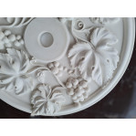 Розетка гипсовая с объёмными гроздьями винограда  р-175 Ø595