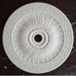 Розетка з гіпсу в грецькому стилі з міандром по канту р-18 Ø510