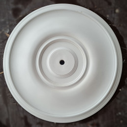 Розетка гіпсова гладка в класичному стилі р-180 Ø450