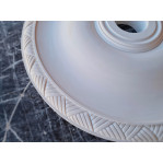 Розетка гіпсова у мінімалістичному стилі з візерунком по краю р-185 Ø550