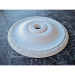 Розетка гіпсова у мінімалістичному стилі з візерунком по краю р-185 Ø550