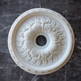 Розетка з гіпсу з квіткою у класичному стилі р-19 Ø380