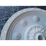 Розетка гипсовая с рисунком и элементами цветков р-190 Ø800