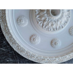 Розетка гипсовая с рисунком и элементами цветков р-190 Ø800
