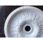 Розетка з гіпсу з квіткою у класичному стилі р-20 Ø540