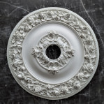 Розетка гіпсова в класичному стилі з трояндами р-225 Ø700