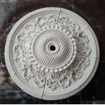 Розетка гипсовая в стиле барокко с подсветкой и объемным рисунком р-227 Ø1260 мм. 