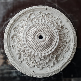 Розетка гіпсова в стилі бароко з підсвічуванням та об'ємним малюнком р-227 Ø1260 мм