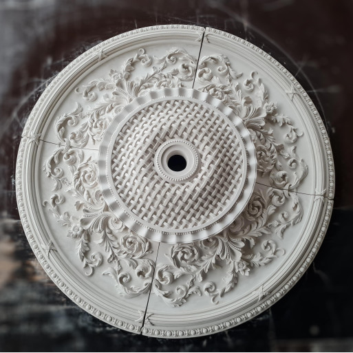 Розетка гипсовая в стиле барокко с подсветкой и объемным рисунком р-227 Ø1260 мм. 