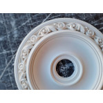 Розетка гіпсова у класичному стилі з візерунком по краю р-232 Ø350