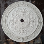 Розетка гіпсова в стилі рококо з витонченим малюнком та сіткою по канту р-250 а Ø1200