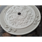 Розетка гіпсова в стилі рококо з витонченим малюнком та сіткою по канту р-250 а Ø1200