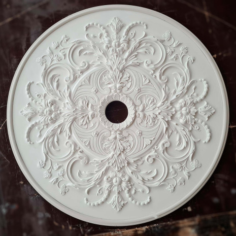 Розетка гіпсова в стилі рококо з витонченим малюнком та молдингом по канту р-250 б Ø930