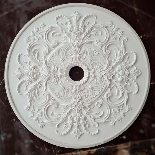 Розетка гіпсова в стилі рококо з витонченим малюнком та молдингом по канту р-250 б Ø930