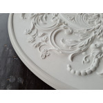 Розетка гіпсова в стилі рококо з витонченим малюнком та молдингом по канту р-250 б Ø930