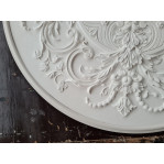 Розетка гіпсова в стилі рококо з витонченим малюнком та молдингом по канту р-250 б Ø930