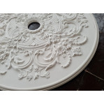 Розетка гіпсова в стилі рококо з витонченим малюнком та молдингом по канту р-250 б Ø930